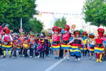 Έκαναν 3 ληστείες και τους συνέλαβαν να γλεντάνε στο καρναβάλι Αγλαντζιάς