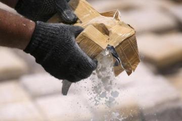 7 Έλληνες γέμισαν τη Γαλλία Κοκαίνη