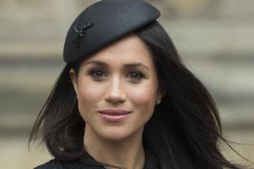 Meghan Markle: Ντυμένη ινκόγκνιτο βγήκε βόλτα με το σκυλάκι της (Φώτο)