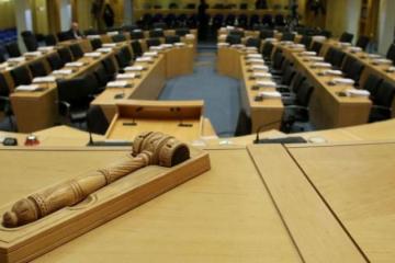 Μετακομίζει γιατί «χωρίζει» ο Παύλος Μυλωνάς