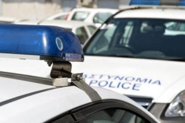Όχημα ανατράπηκε στον κυκλικό κόμβο Πολεμιδιών
