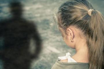 Σεξουαλική κακοποίηση ανηλίκων: Η «σιωπή» των θυμάτων – αθωώνει τους θύτες