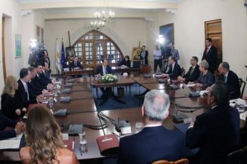 Τα φιλοδωρήματα και οι συντάξεις των Υπουργών που αποχωρούν