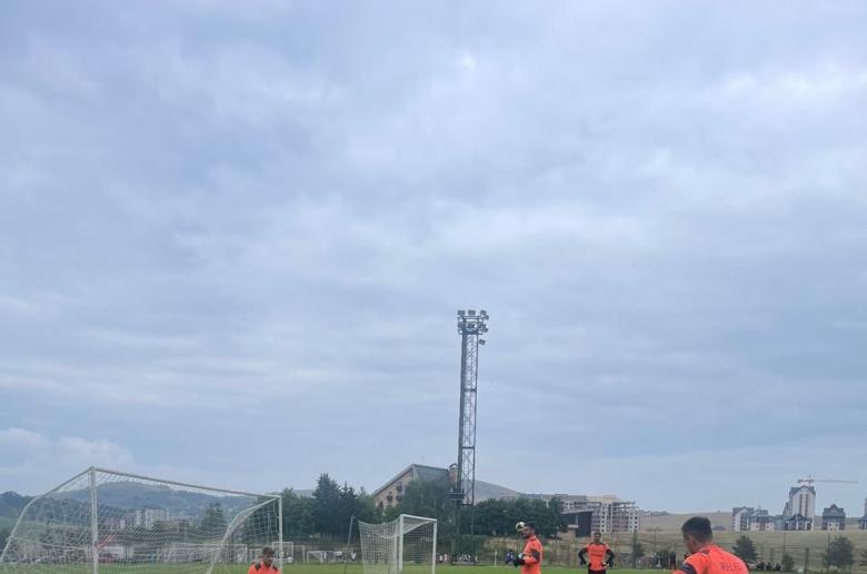 Ολοκληρώνει με το τελευταίο φιλικό και επιστρέφει 