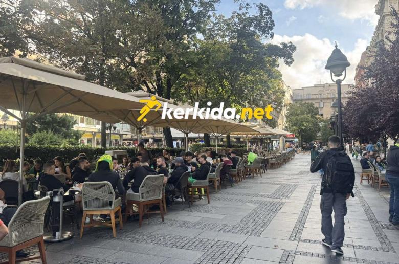 Μαζεύτηκαν και... έτοιμοι για γήπεδο (Φώτος)