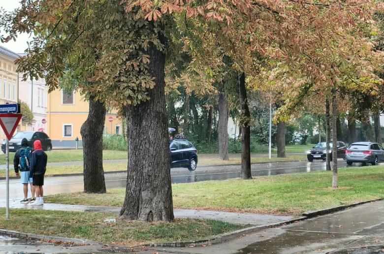 Δυνατή βροχόπτωση στο Κλάγκενφουρτ (ΒΙΝΤΕΟ Kerkida)