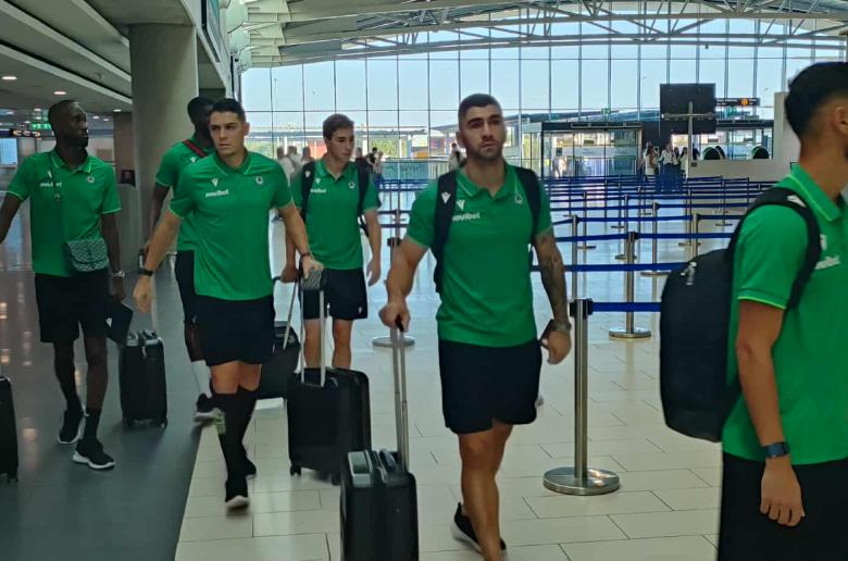 Αεροδρόμιο οι ποδοσφαιριστές της Ομόνοιας/ΦΩΤΟΣ