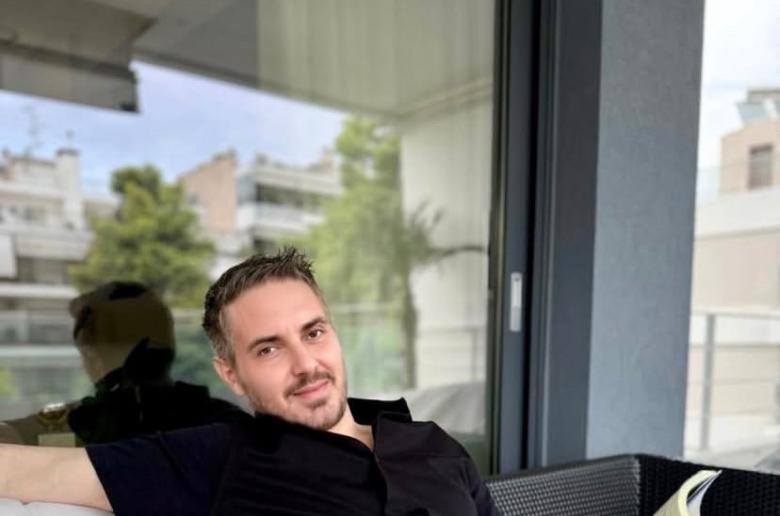 Μιχάλης Χατζηγιάννης: Η throwback φωτογραφία από την πρώτη μέρα στο σχολείο 