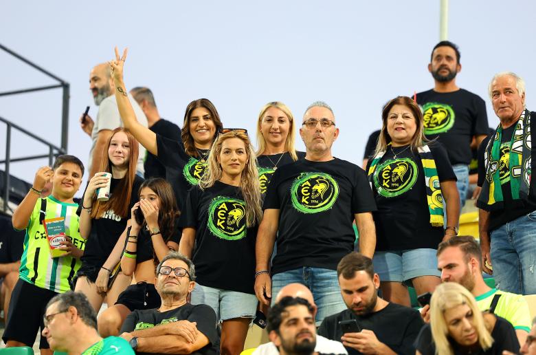 Γνωριμία στο πέταλο!