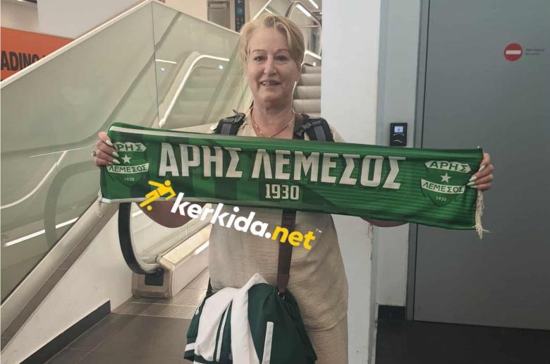 Δίπλα στον Άρη η Έλενα 