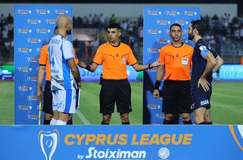 3+3 κόκκινες και 12 κίτρινες!