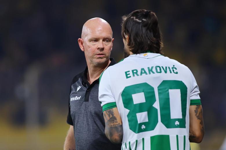 Novica Erakovic στο... προσκήνιο
