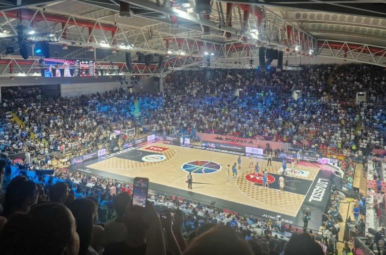 Απόψε... ΔΕΝ θα έχει τέτοια στήριξη! Το βουητό και οι χαμένες βολές (Φώτος)