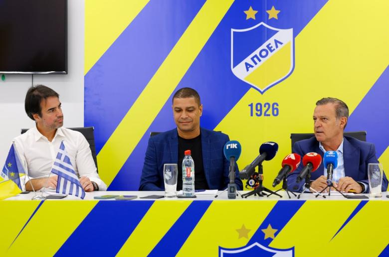 (ΑΠΟΕΛ - F8): Διευκρινίζονται οι λόγοι καθυστέρησης στην υπογραφή της συμφωνίας