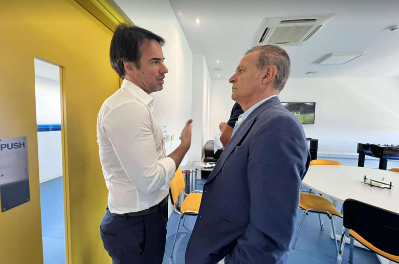 Αναλαμβάνει δράση ο Αλμέιδα, ομιλία στους παίκτες 