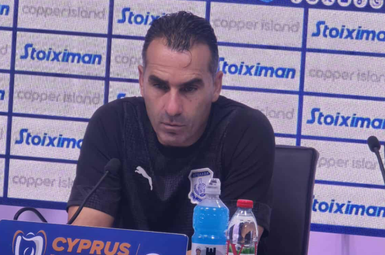 MEΓΑΛΗ η απογοήτευση του κόουτς