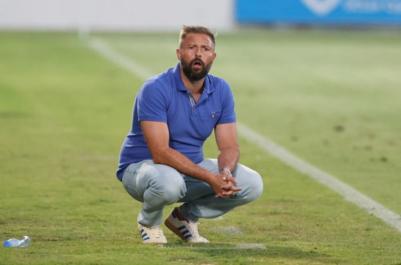 Ψάχνει... ο Γκόμεθ