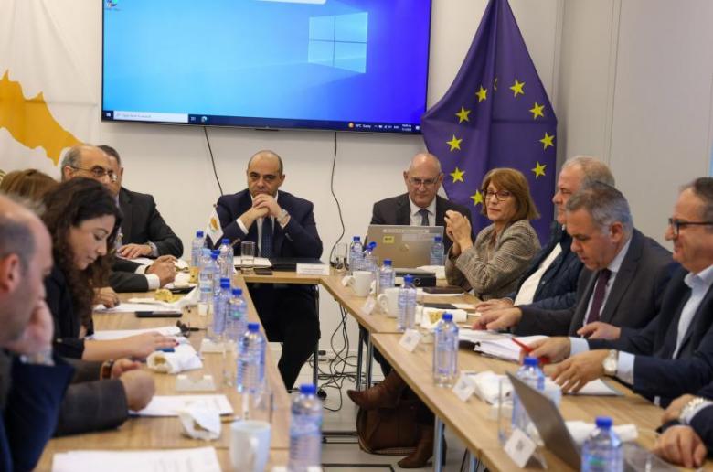 Τρέχει να μαζέψει ξανά τους κοινωνικούς εταίρους για την ΑΤΑ ο Παναγιώτου