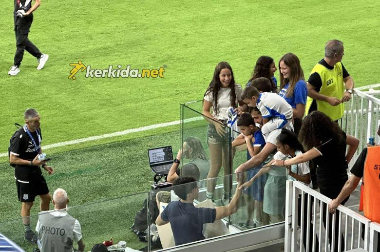 Έδωσε χαρά σε μικρή φίλη του Απόλλωνα ο Βούρος!