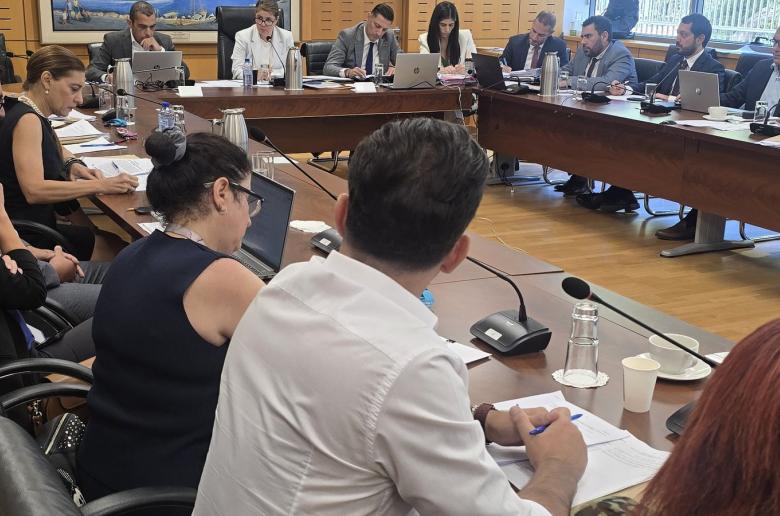 Βουλή: Άνοιξε ο φάκελος της τηλεργασίας στο Δημόσιο