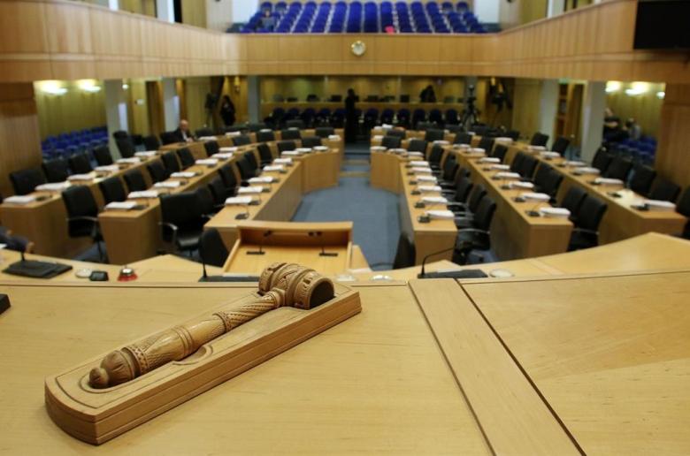 Βουλή: Ψήφισε νόμο για καταβολή ΦΠΑ στην αγορά πολύτιμων μετάλλων