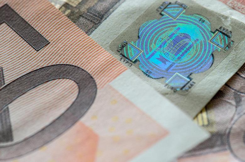 Η αύξηση βιομηχανικής παραγωγής φαίνεται να αποτρέπει τεχνική ύφεση στη Γερμανία