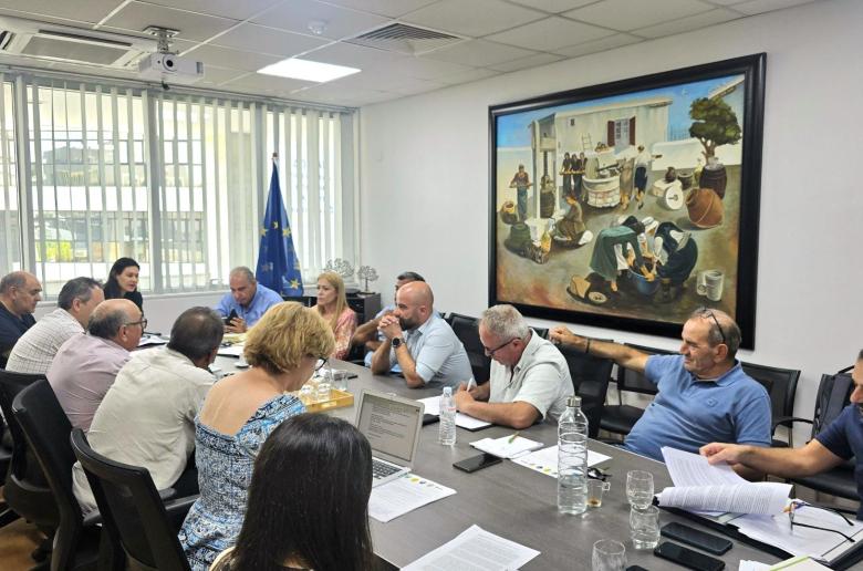 Στα προγράμματα της ΑνΑΔ οι αγρότες, συνάντηση στο Υπουργείο Εργασίας με αγροτικές οργανώσεις
