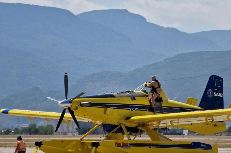 Σουηδικά αεροσκάφη πυρόσβεσης προσγειώθηκαν στο αεροδρόμιο της Φιλιππούπολης