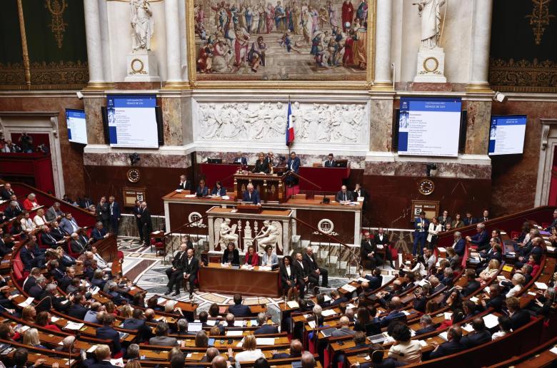 Παραμένει το αδιέξοδο στη Γαλλία, σε επίμονα υψηλά επίπεδα το spread γαλλικών ομολόγων