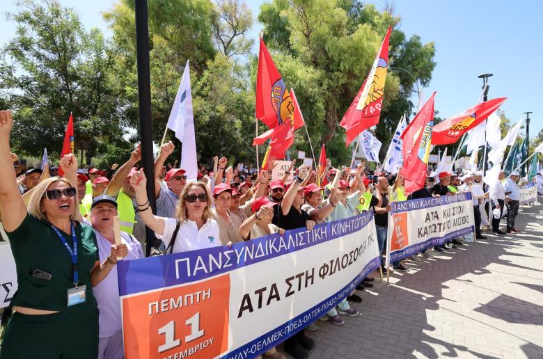 ΑΤΑ για όλους στη φιλοσοφία της απαίτησαν απεργοί και συνδικαλιστές