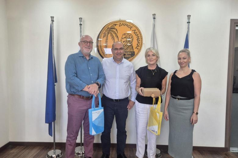 Τιμήθηκαν Ιρλανδοί τουρίστες που επισκέφθηκαν τη Λάρνακα πάνω από 30 φορές
