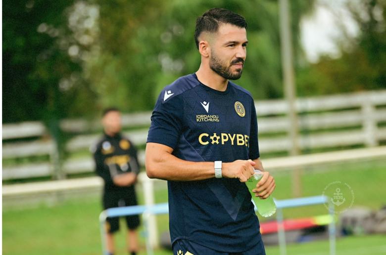 Ξανά...συστήθηκε με εντυπωσιακό τρόπο
