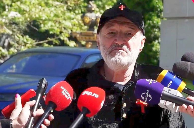 Τζίτζι Μπεκάλι/Ούτε λέξη για Ηλία-Μίλησε για χάος και... στήριξη