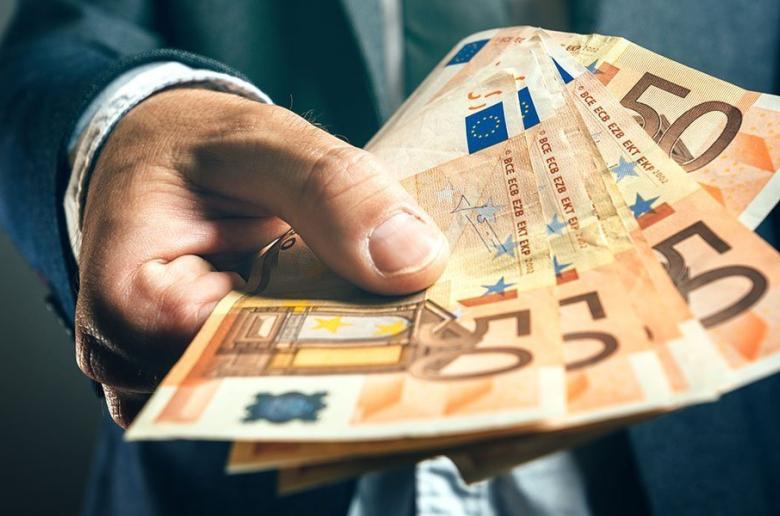 Αυτοί είναι οι μισθοί όσων εκλεγούν – Από €563 έως €18.500 τον μήνα 