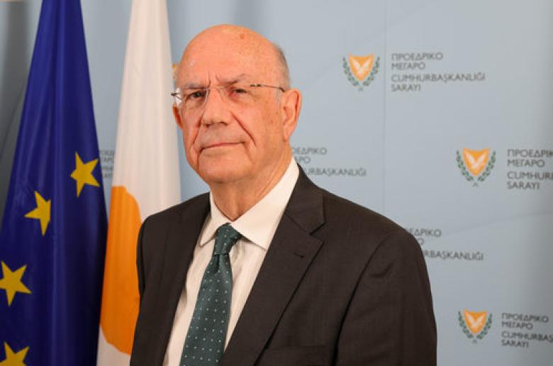 «Χαλάρωσε» ο Κεραυνός: «Xτίζει» γέφυρες συναίνεσης για να του περάσουν τη φορολογική μεταρρύθμιση 