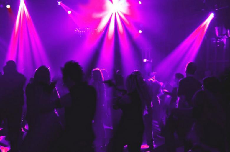 Χαμός σε νυχτερινό κέντρο - Έπεσε ξύλο & πυροβολισμοί (ΚΥΠΡΟΣ) 
