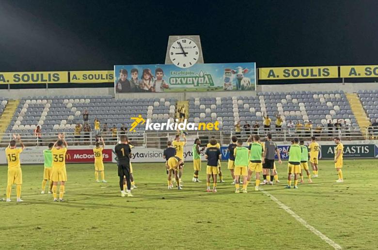 (Βίντεο kerkida) ΑΕΛίστικος ύμνος στο... δάσος