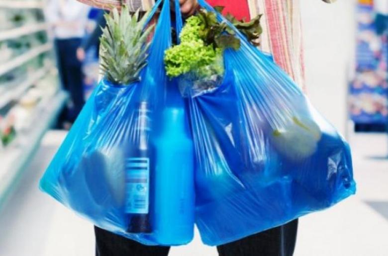 Από Φεβρουάριο έως και €3.400 πρόστιμο για πλαστικές σακούλες 