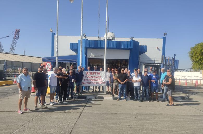 Τέλος η απεργία των εκτελωνιστών