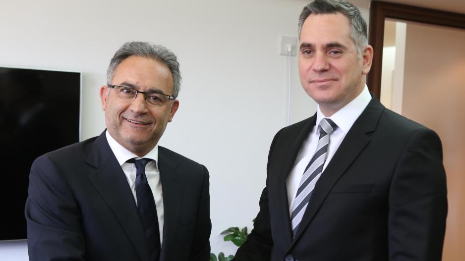 ΔΗΣΥ – ΔΗΚΟ – Προεδρικό: Ετοιμάζουν 5 σεντ μείωση στα καύσιμα ΔΗΣΥ – ΔΗΚΟ – Προεδρικό: Ετοιμάζουν 5 σεντ μείωση στα καύσιμα