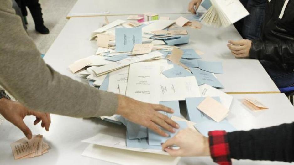 Στο 66.2% η προσέλευση μια ώρα πριν κλείσουν οι κάλπες Στο 66.2% η προσέλευση μια ώρα πριν κλείσουν οι κάλπες