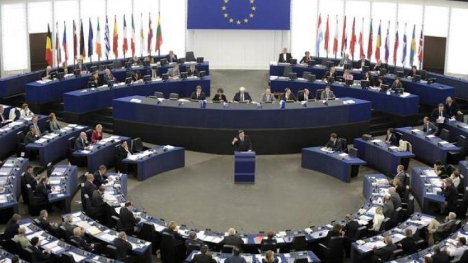 Ντέρμπι στην ψηφοφορία για το Ευρωκοινοβούλιο – Η πρώτη ψηφοφορία δεν ανέδειξε νικητή Ντέρμπι στην ψηφοφορία για το Ευρωκοινοβούλιο – Η πρώτη ψηφοφορία δεν ανέδειξε νικητή