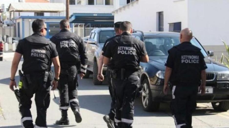 Συνελήφθησαν 3 αστυνομικοί για εμπορία προσώπων Συνελήφθησαν 3 αστυνομικοί για εμπορία προσώπων